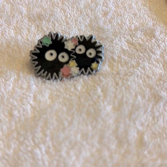 Hot Topic Studio Ghibli Kiki’s Delivery hair bow & sticks, Soot Sprite pin - Picture 2 of 7